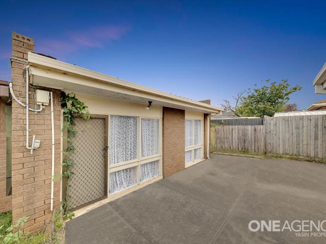 Melton 1/4 10 Plover Street