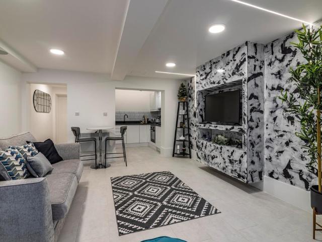Melton Road, West Bridgford. 1 bed flat to rent £1,070 pcm £247 pw