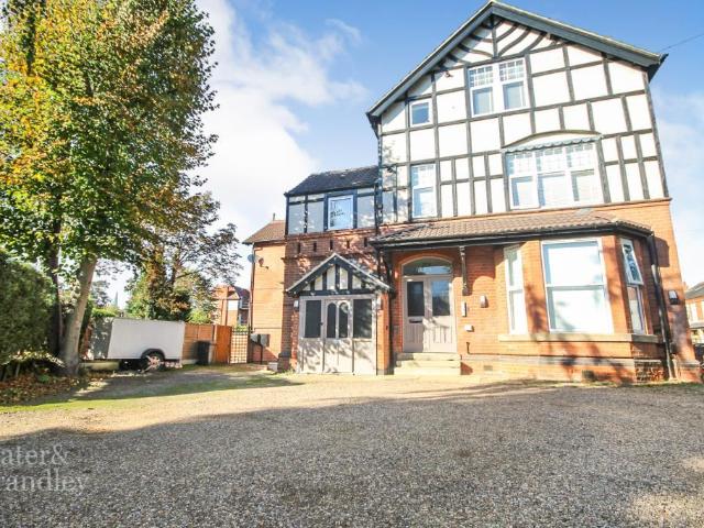 Melton Road, West Bridgford. 2 bed semi detached house to rent £1,250 pcm £288 pw