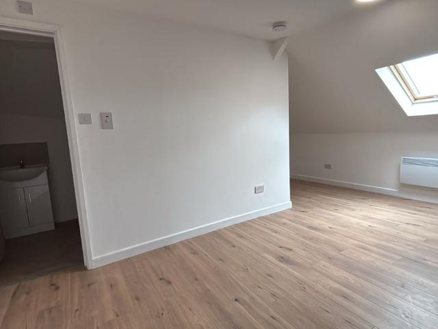 Melton Road, Leicester LE4, Studio to rent, £650 pcm | PrimeLocation