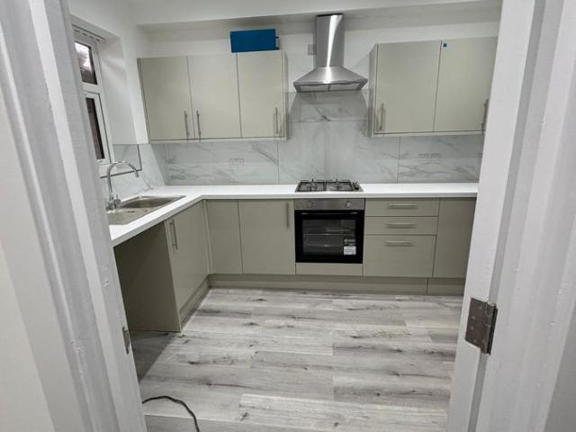 Melton Road, Leicester LE4, 2 bed flat to rent, £950 pcm | PrimeLocation