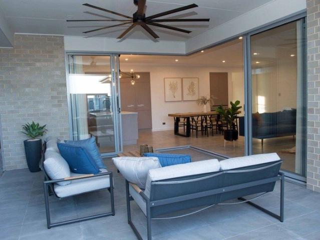Melton West Family Home, 3 Bed, 2 Bath, 2 Living, 285m2 Lot $599k $630k
