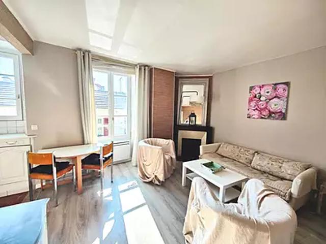Melun 77000 Location appartement 2 pièces t2 au dernier étage cave