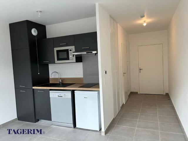 MELUN / Location Appartement 1 Pièce 26 m²