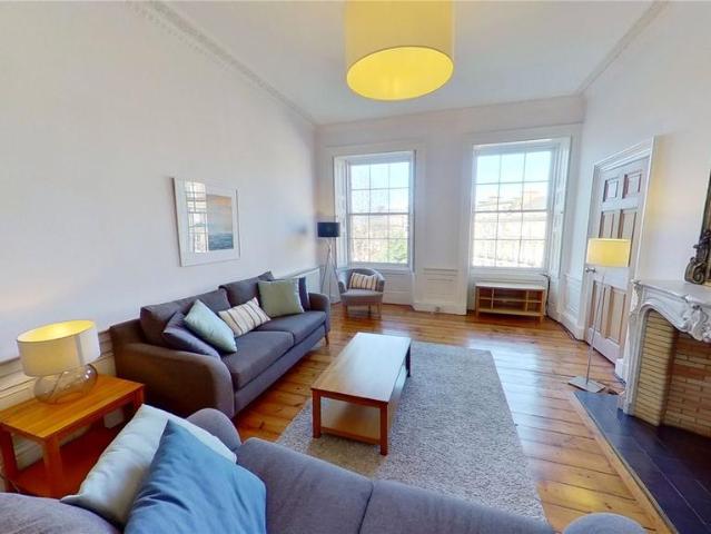 Melville Place, Edinburgh, EH3 2 bed flat to rent £2,225 pcm £513 pw