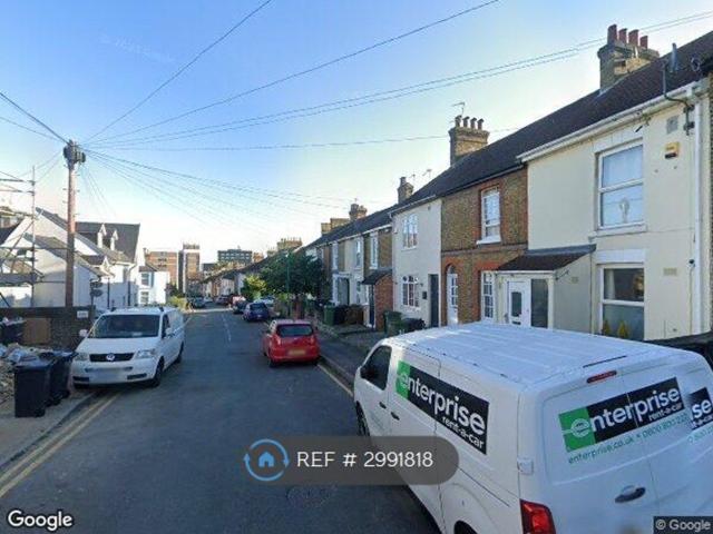 Melville Road, Maidstone ME15, 2 bed flat to rent, £1,300 pcm | PrimeLocation