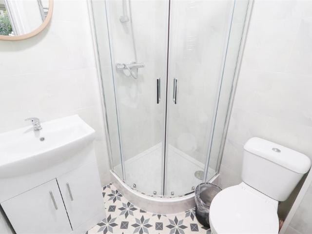 Melville Road, Coventry CV1 Studio to rent £725 pcm £167 pw