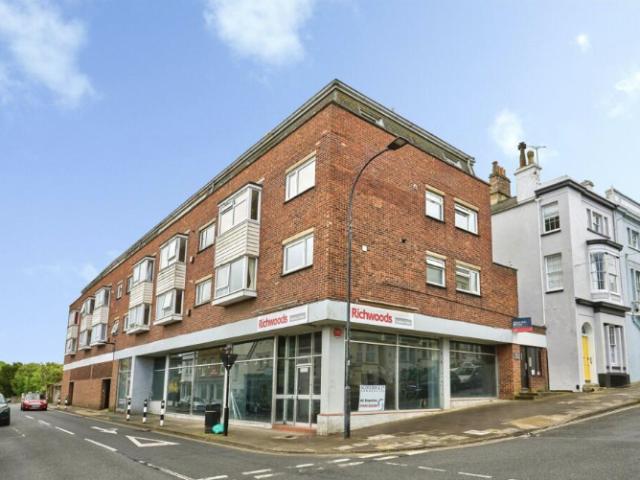 Melville Street, Ryde PO33, 2 bed flat to rent, £850 pcm | PrimeLocation