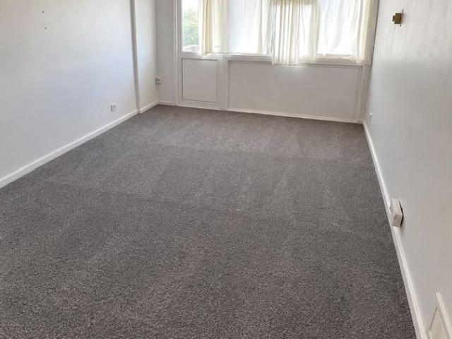 Melbourne House, Yeading Lane, Hayes UB4, 2 bed flat to rent, £1,700 pcm | PrimeLocation
