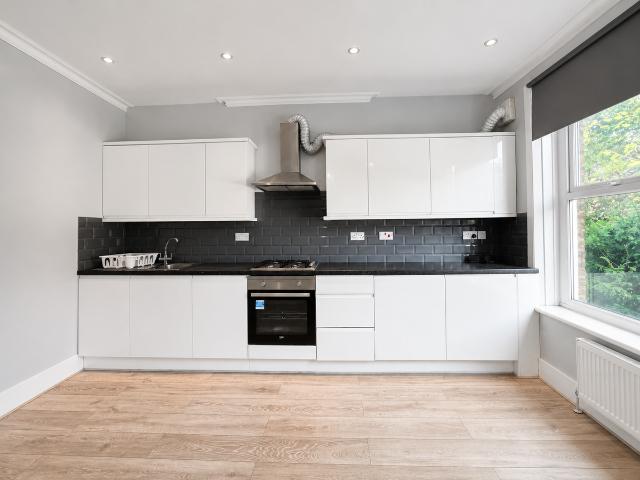 Melbourne Road, Wallington SM6, 2 bed flat to rent, £1,775 pcm | PrimeLocation