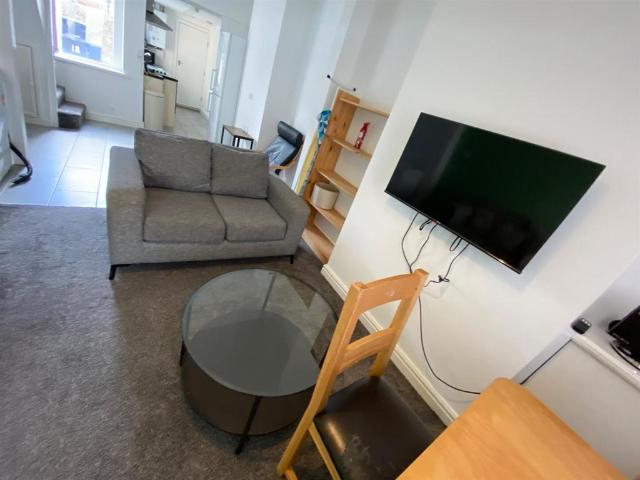 Melbourne Road, Lancaster LA1 3 bed private hall to rent £529 pcm £122 pw