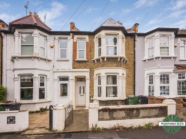Melbourne Road, London E10, 4 bed property to rent, £2,600 pcm | PrimeLocation