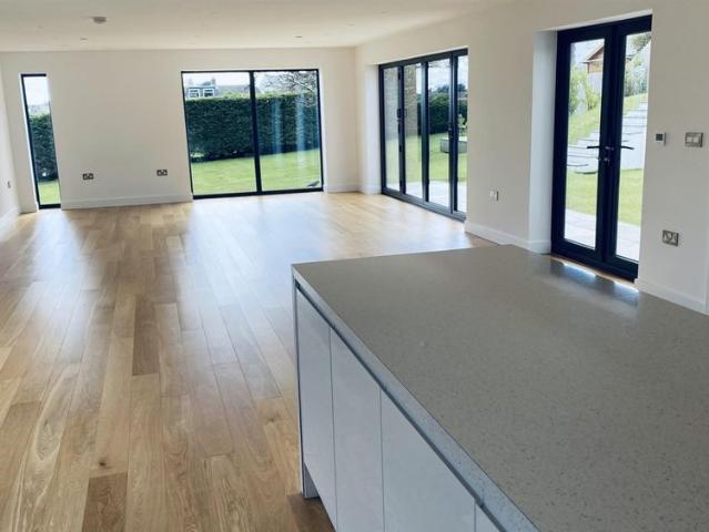 Melcorn Drive, Newton, SA3 4UN, Swansea