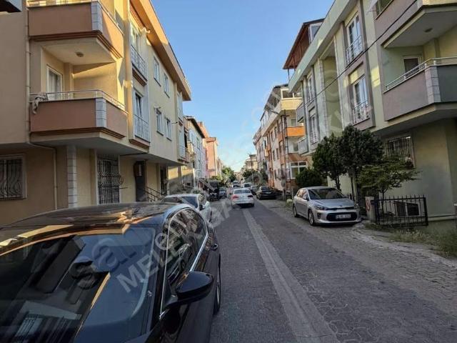 Melek Emlaktan Ataşehirde Kiralık Ters Dübleks Giriş Katı 2+1