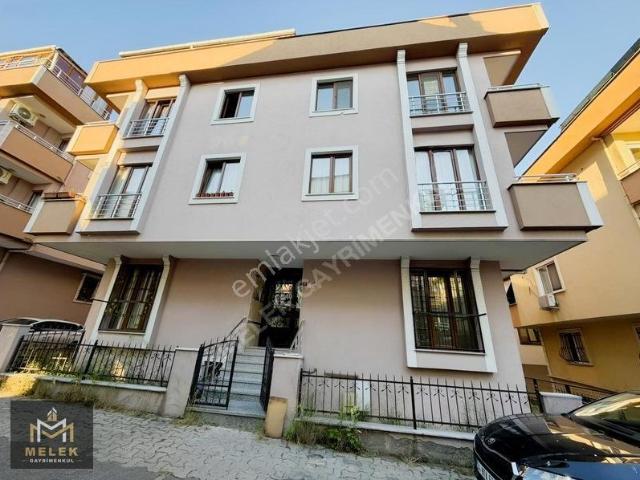 Melek Emlaktan Ataşehirde Kiralık Ters Dübleks Giriş Katı 2+1