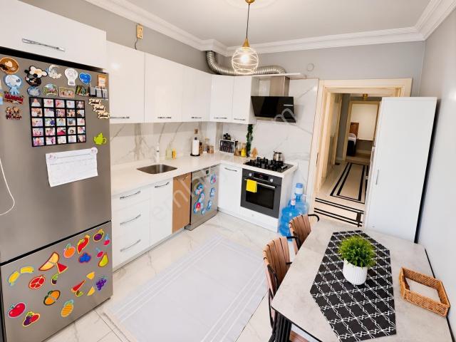 Melek Kumanlıdan 3+1 Ebeveyn Banyolu Site İçi Satılık Daire