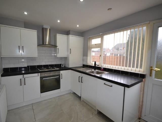 Melfort Close, CV3 2 bed terraced house to rent £1,000 pcm £231 pw