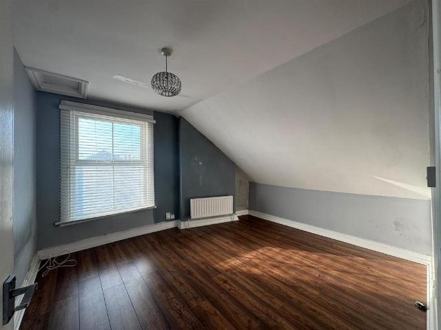Melfort Road, Thornton Heath 1 bed flat to rent £1,250 pcm £288 pw