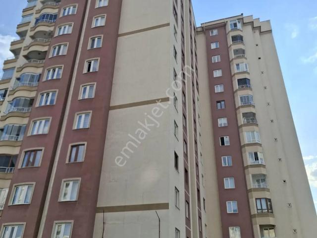 Melikgazi Köşk Mahallesinde Geniş Lüks Ferah 4,5+1 Satılık Daire