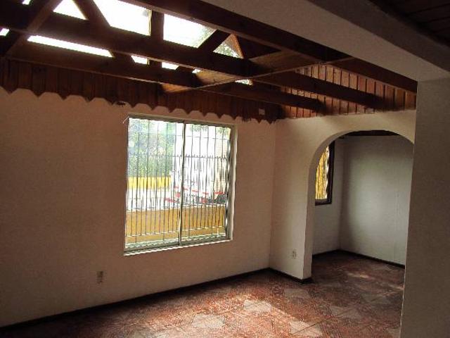 MELIPILLA CASA 4 DORMITORIOS EN SECTOR TRANQUILO