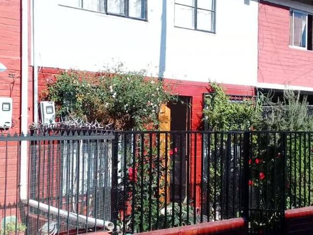 MELIPILLA ARRIENDO CASA 2 DORMITORIOS EN BUEN BARRIO