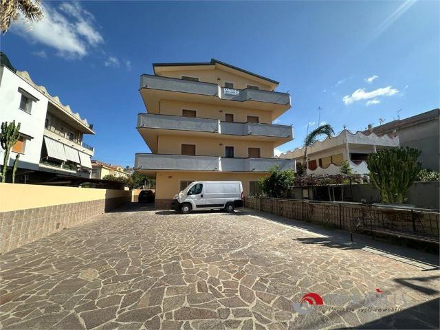 Melito di Porto Salvo 20 vani 600mq