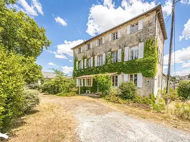 Melle 79500 Achat / Vente maison 10 pièces t10 parking