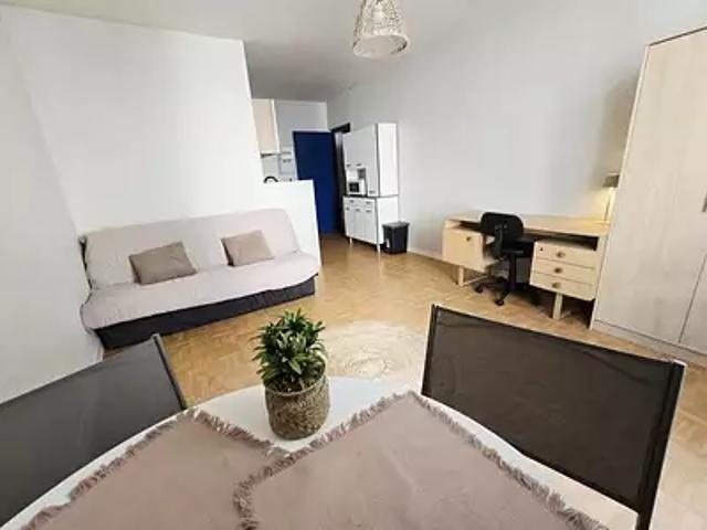 Melle 79500 Location appartement 1 pièce t1 au dernier étage