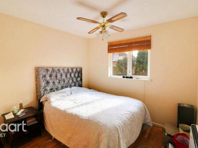 Mellersh Close, Fleet 1 bed maisonette to rent £1,150 pcm £265 pw