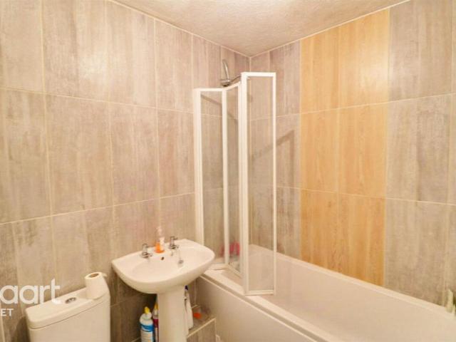 Mellersh Close, Fleet 1 bed maisonette to rent £1,150 pcm £265 pw