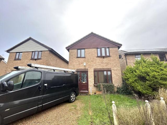 Mellis Court, Felixstowe IP11 4 bed house to rent £1,495 pcm £345 pw