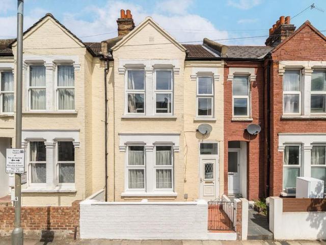 Mellison Road, London SW17 4 bed house to rent £3,800 pcm £877 pw