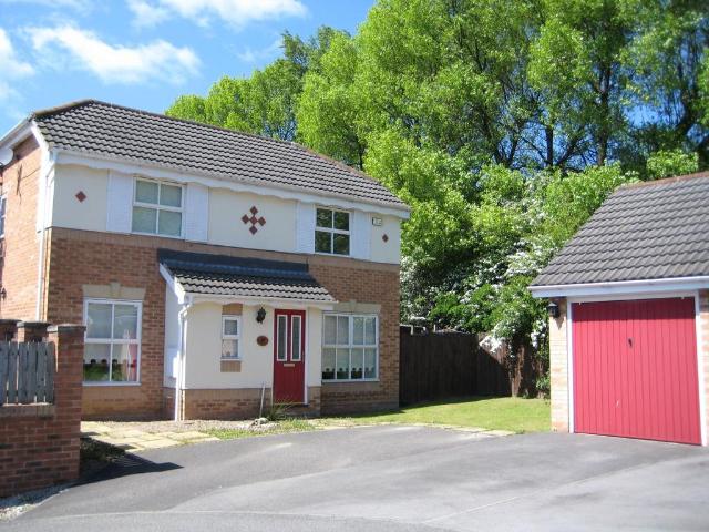 Mellor Lea Farm Drive, Ecclesfield. 3 bed detached house to rent £1,400 pcm £323 pw