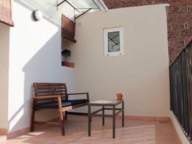 Mellow studio apartment near the Facultat de Medicina