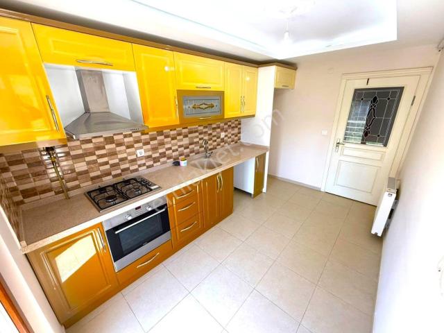 melodi'den Altınkum'da Ebeveyn Banyolu Ayrı Mutfaklı En Üst Kat Asansörlü 2+1 Kiralık Daire