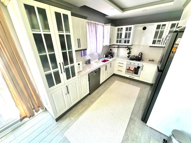 melodi'den Kadıköy'ün 400m2 Genişliğindeki 4+1 Ayrı Mutfaklı Dev Dizayn Edilmiş Müstakil Evi