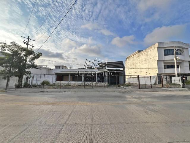 MELR2644 LOCAL EN RENTA SOBRE PASEO LOMAS DE ROSALES, $115,000 + IMPUESTOS