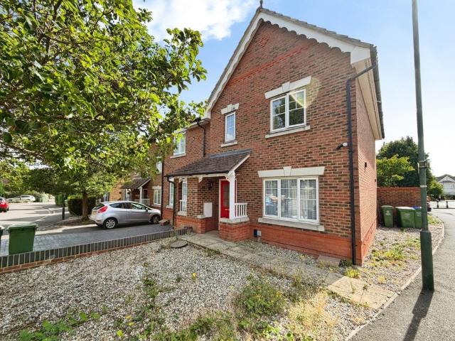 Melrose Avenue Dartford DA1 3 bed end of terrace house to rent £2,000 pcm £462 pw