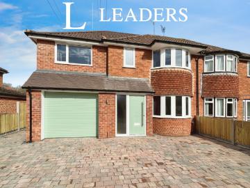 Melrose Close, WR2 5 bed semi detached house to rent £2,250 pcm £519 pw