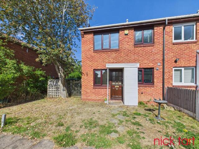 Melrose Drive, Perton, Wolverhampton 1 bed terraced house to rent £695 pcm £160 pw