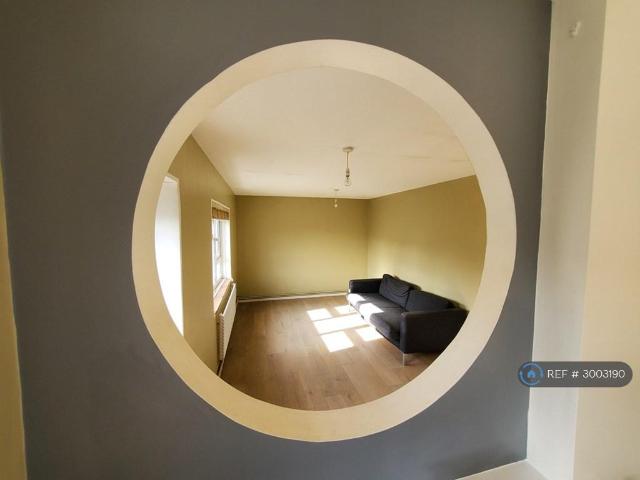 Melrose Gardens, London, W6 2 bed flat to rent £2,549 pcm £588 pw