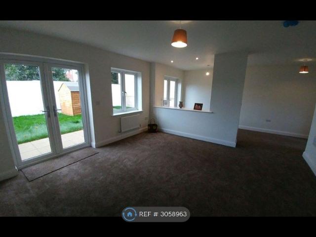 Melrose Gardens, Slough SL1, 2 bed semi detached house to rent, £1,650 pcm | PrimeLocation