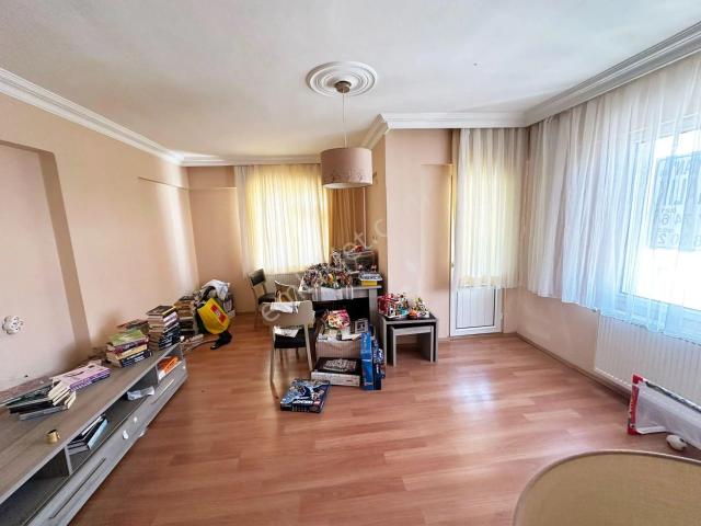 Mertcan Dan Yakacık Meydana Yürüme Arakat 3+1 Fırsat Kiralık Daire