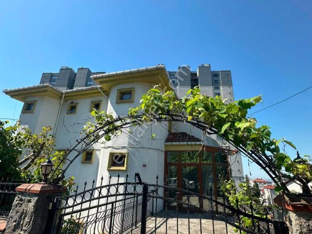 Mertcan Dan Çarşı Mah 80m2 Bahçe Kullanımlı 4+1 Fırsat Kiralık Villa