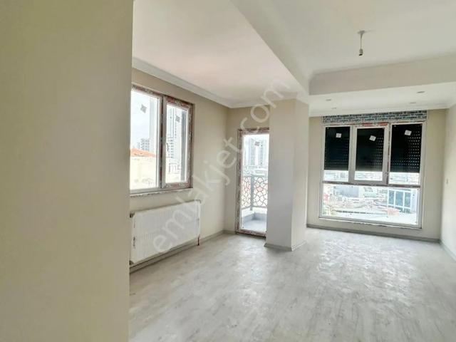 Mertcan Dan Mithatpaşa Cad Üzerinde 4+1 Teraslı Lüks Dubleks Daire