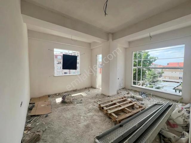 Mertcan'dan Adnan Kahveci Metroya Yürüme Arakat 2+1 Satılık Daire