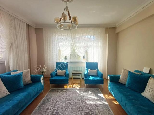 Mertcan'dan Cumhuriyet Mah Bahçe Katında 2+1 Balkonlu Satılık Daire