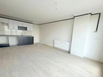 Mertcan'dan Havuzlu Güvenlikli Sitede Ara Kat 2+1 Daire