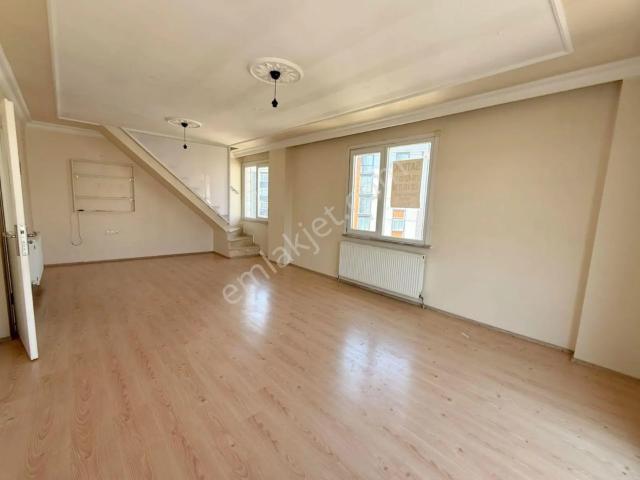 Mertcan'dan İskanlı Cadde 1dk Metro 6dk 2 Aileye Uygun Dubleks 4+2