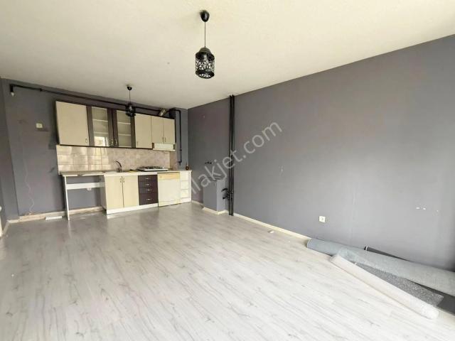 Mertcan'dan Sülüntepe Toki Konutlarında Ara Kat 1+1 Daire